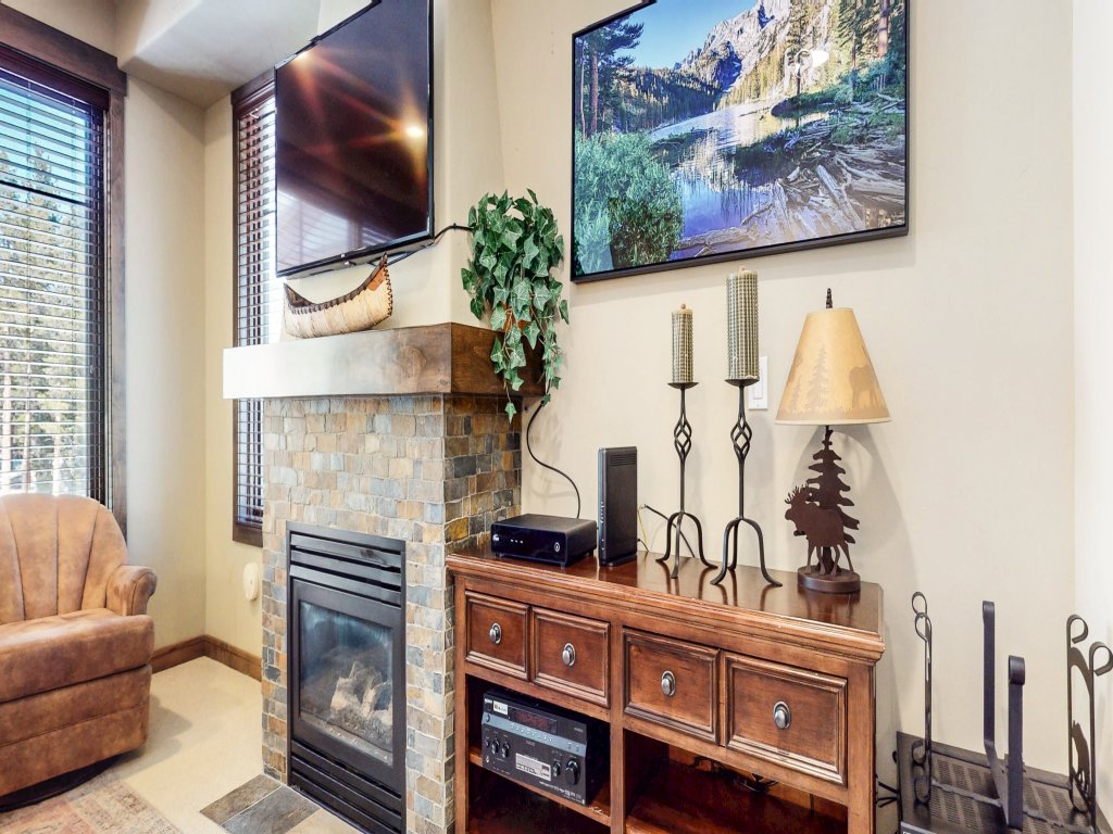 Woodwinds #1303 Vacation Rental in Mammoth Lakes - RedAwning