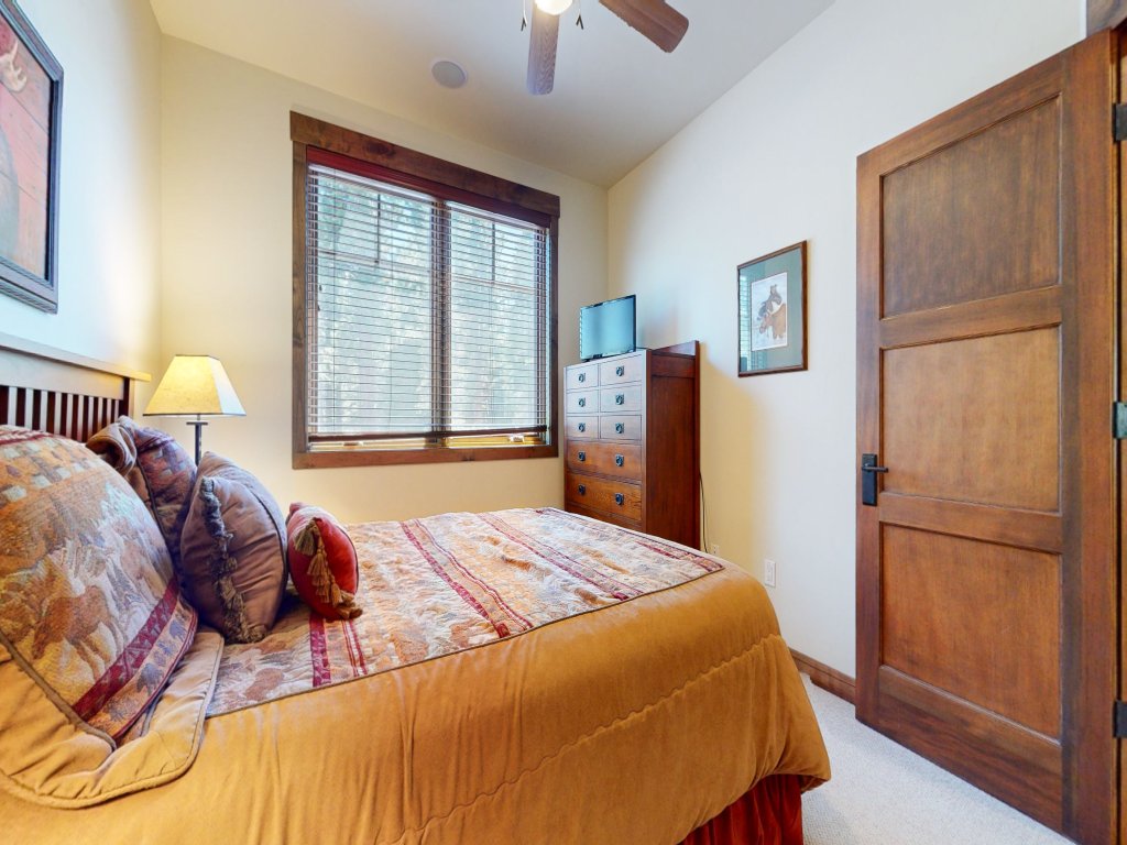 Woodwinds #1303 Vacation Rental in Mammoth Lakes - RedAwning
