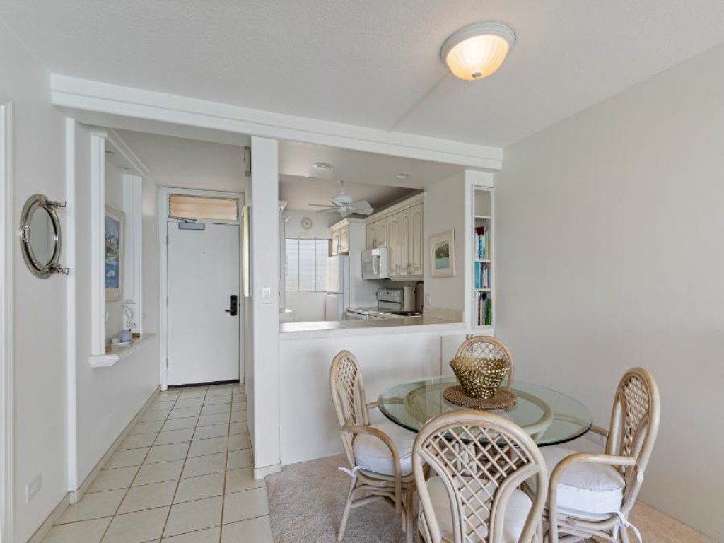 ROYAL MAUIAN, #405 Vacation Rental in Hawaii - RedAwning