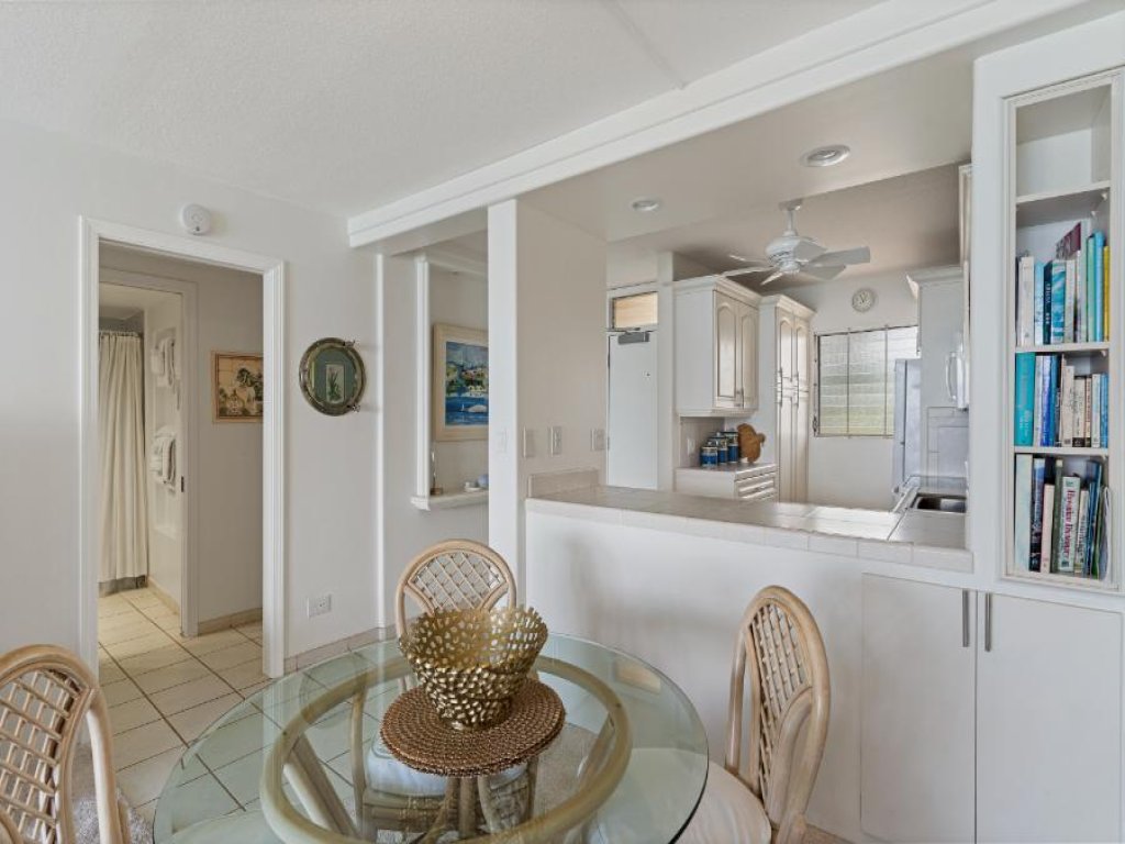 ROYAL MAUIAN, #405 Vacation Rental in Hawaii - RedAwning