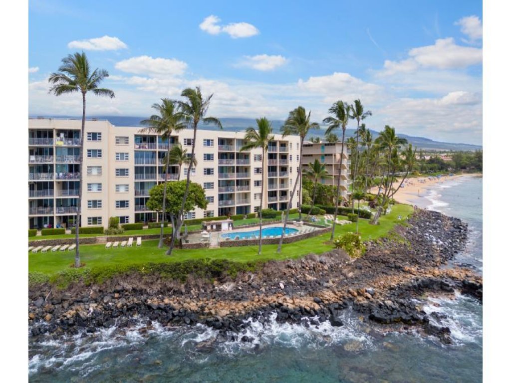 ROYAL MAUIAN, #207 Vacation Rental in Hawaii - RedAwning