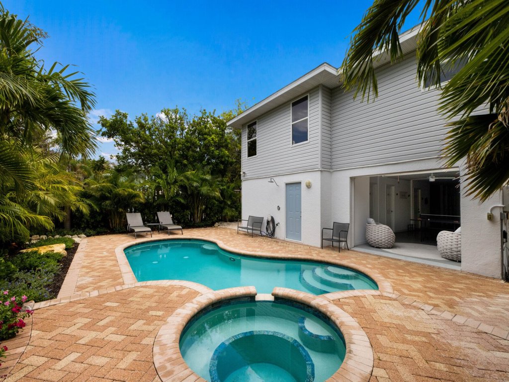Bean Point Bliss Vacation Rental in Anna Maria - RedAwning