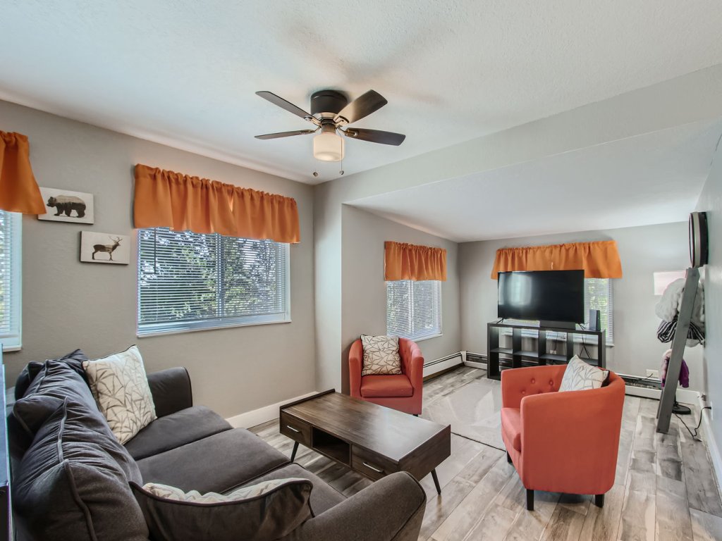 Golden Gate Getaway Vacation Rental in Colorado - RedAwning