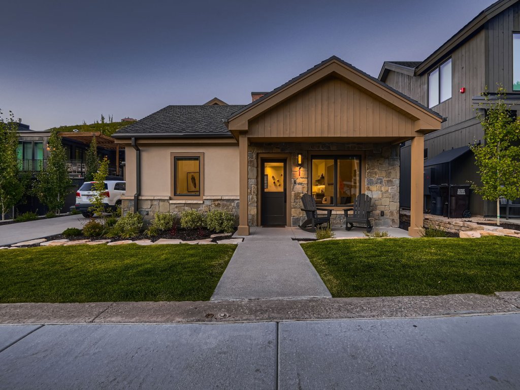 Spacious Mountain Oasis 1060 with Hot Tub and Outdoor Lounge Vacation Rental in Park City - RedAwning