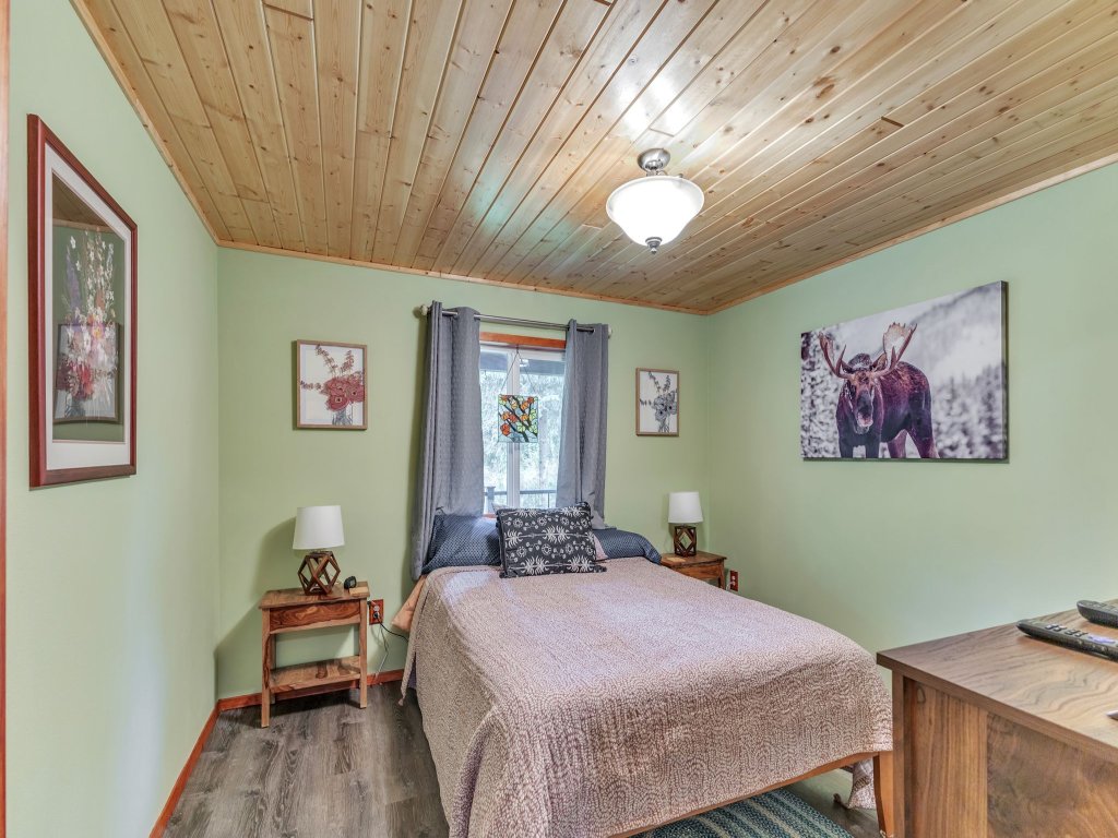 Cabin in the Woods Vacation Rental in Alaska - RedAwning