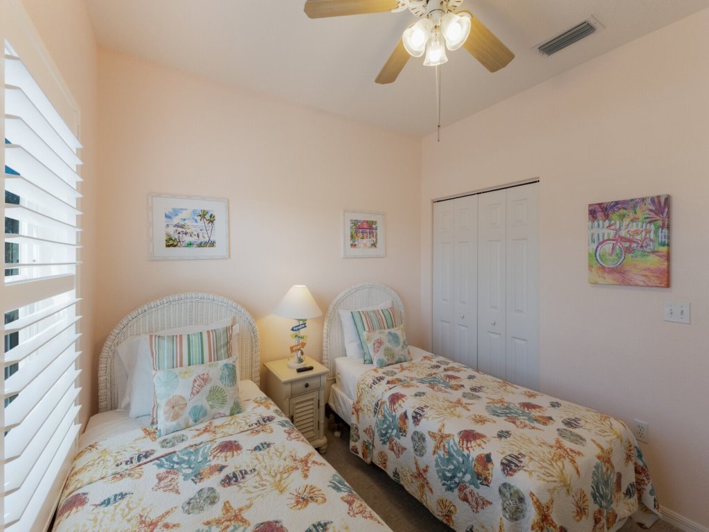Bermuda Bay Club 1427 Vacation Rental in Bradenton Beach - RedAwning