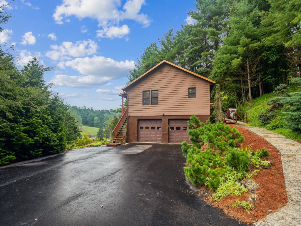 Whispering Pines - Spectacular Views & Hot Tub Vacation Rental in Burnsville - RedAwning