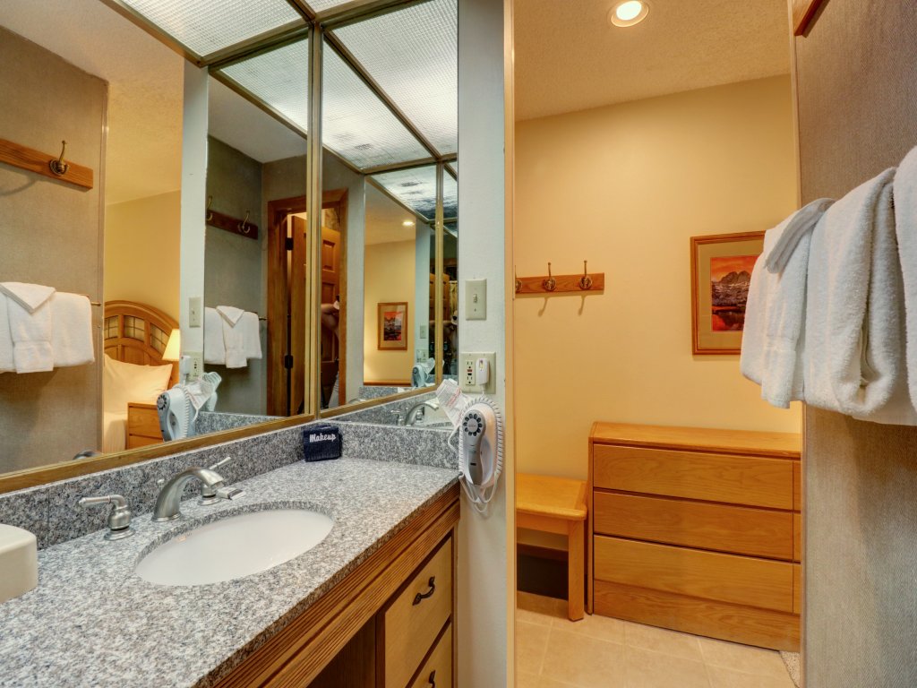 VS741 Village Square Vacation Rental in Copper Mountain - RedAwning