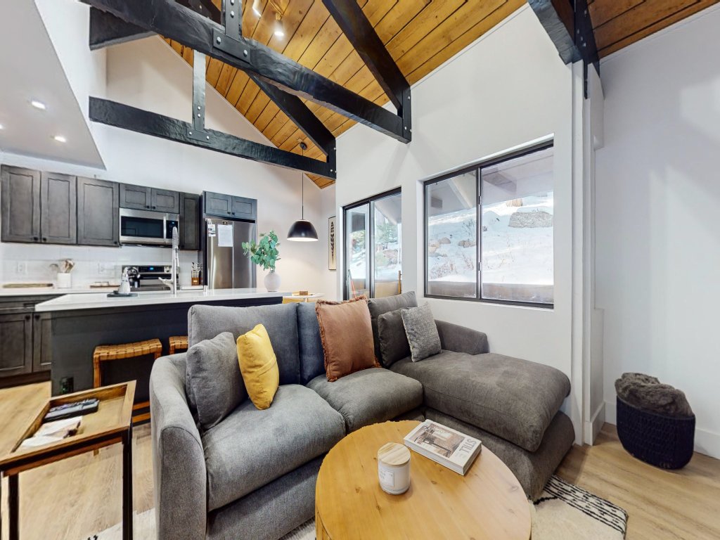 Bigwood #96 Vacation Rental in Mammoth Lakes - RedAwning