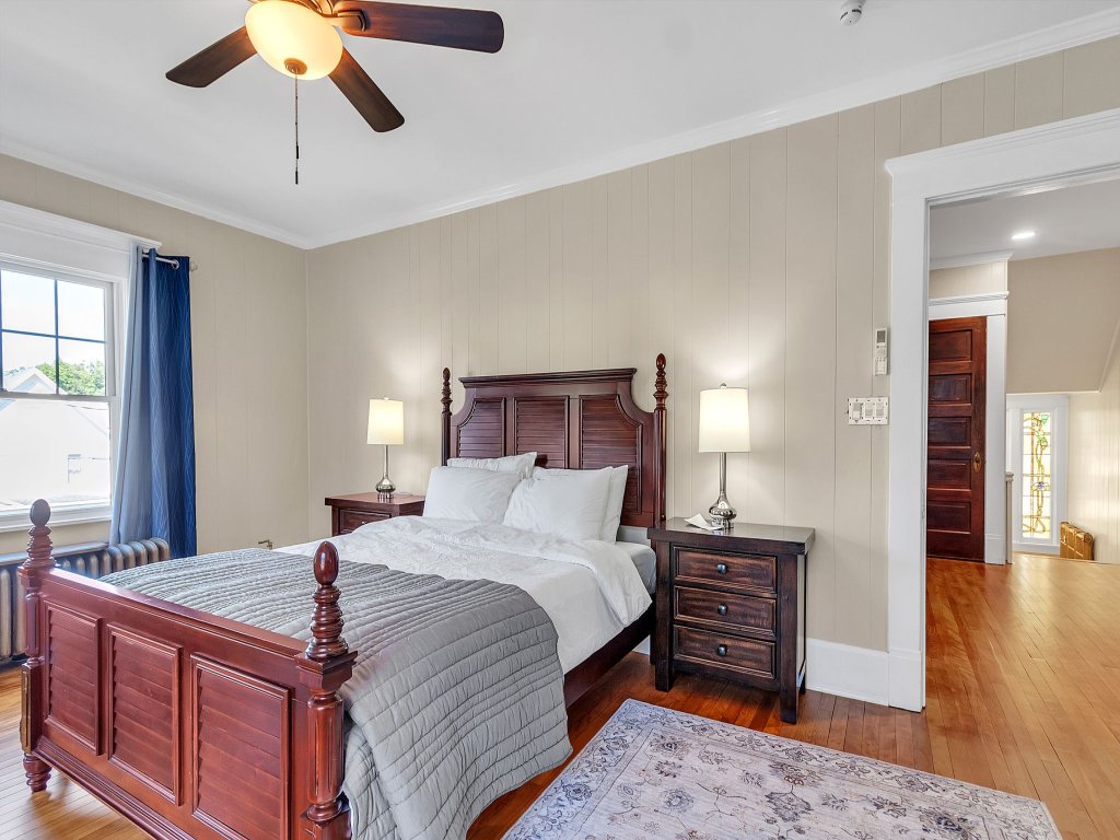 Cozy Trotter Vacation Rental in New York - RedAwning