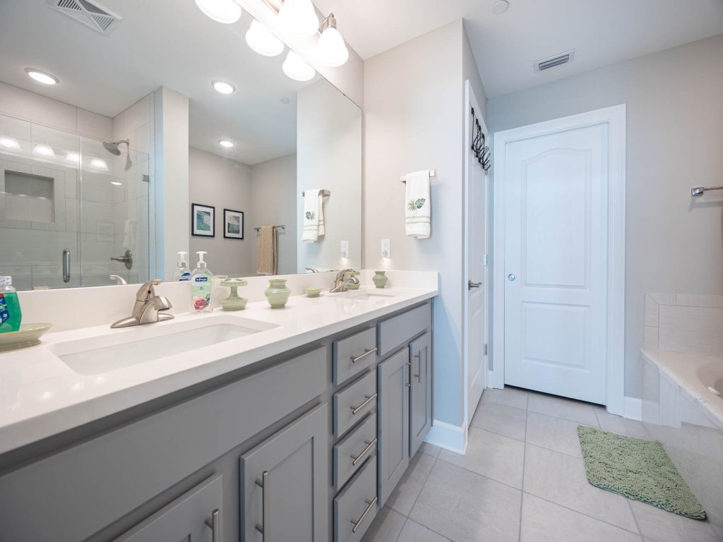 Phoenix Gulf Towers 2707 Vacation Rental in Orange Beach - RedAwning