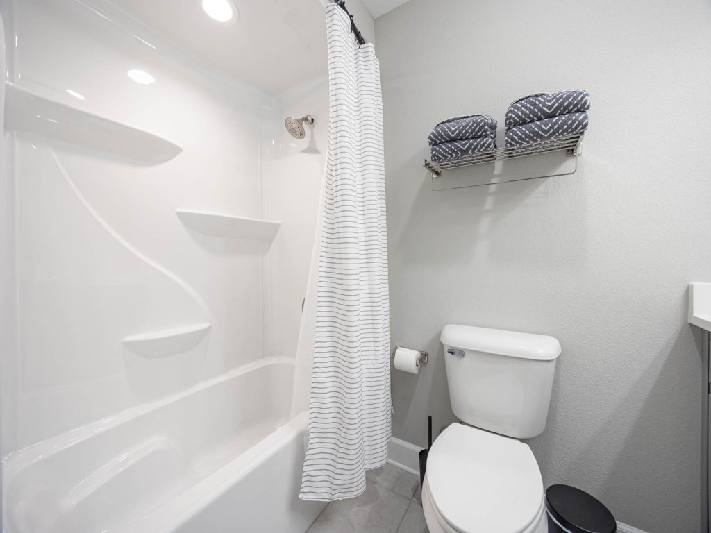 Phoenix Gulf Towers 2707 Vacation Rental in Orange Beach - RedAwning