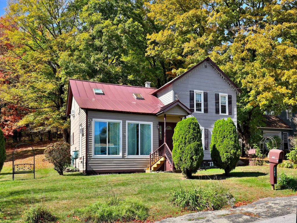 The Family Retreat at Bomoseen Vacation Rental in Vermont - RedAwning