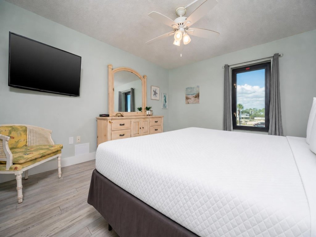 Island Winds West 170 Vacation Rental in Gulf Shores - RedAwning
