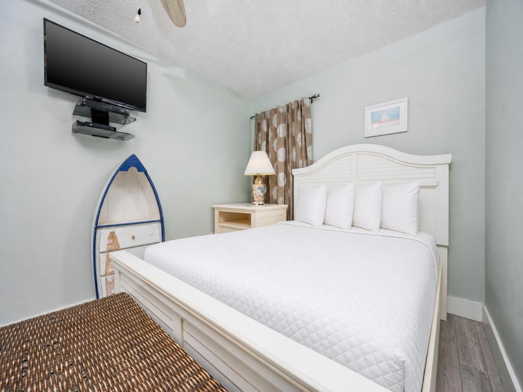 Island Winds West 170 Vacation Rental in Gulf Shores - RedAwning