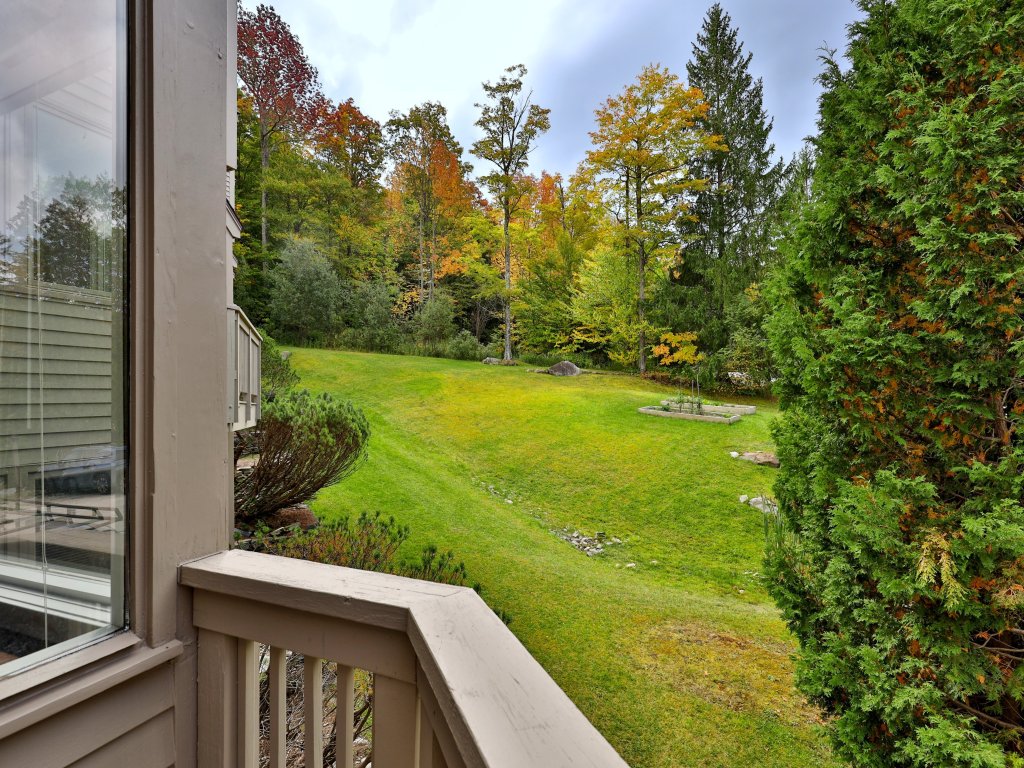 Fall Line Condo B2 (Powder to the People) Vacation Rental in Killington - RedAwning