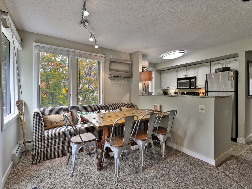 Fall Line Condo B2 (Powder to the People) Vacation Rental in Killington - RedAwning
