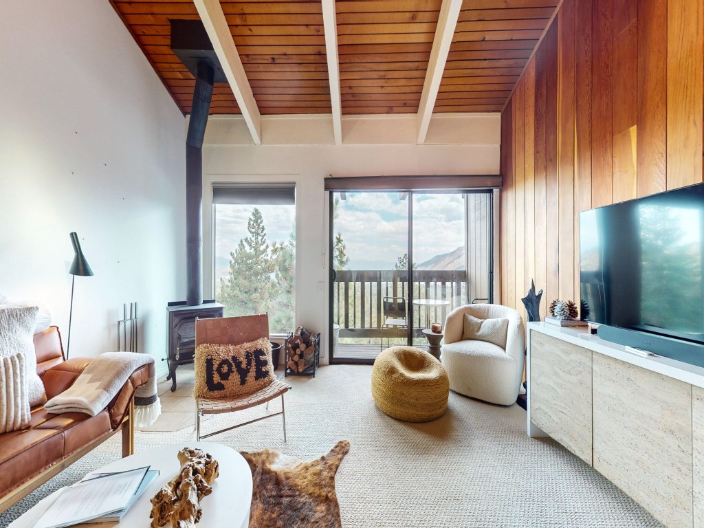 Mammoth Point #117 Vacation Rental in Mammoth Lakes - RedAwning