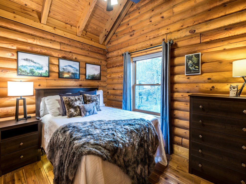 ER53 - Beary Special Vacation Rental in Pigeon Forge - RedAwning