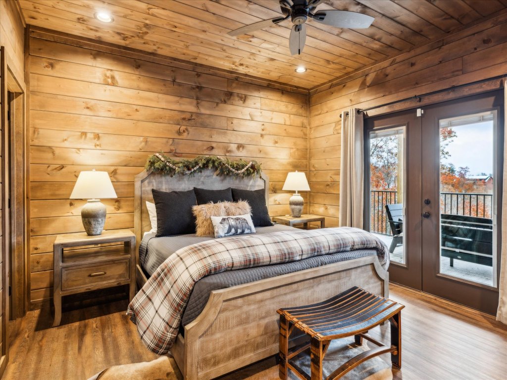 Endless Blue Skies Vacation Rental in Sevierville - RedAwning