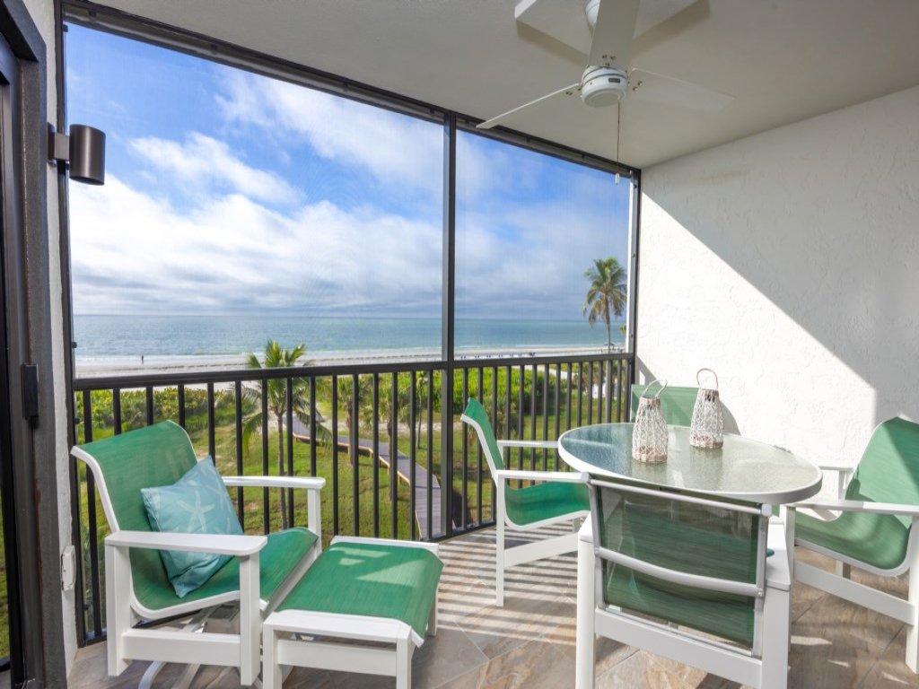 Pelicans Roost 305 Vacation Rental in Sanibel - RedAwning