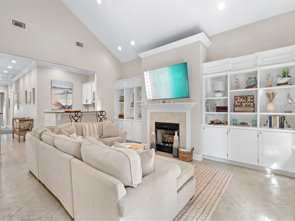 Sea La Vie Vacation Rental in Miramar Beach - RedAwning