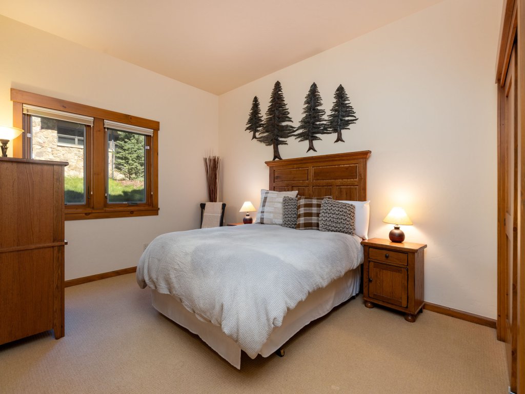 43 Thackwell Lane Vacation Rental in Keystone - RedAwning