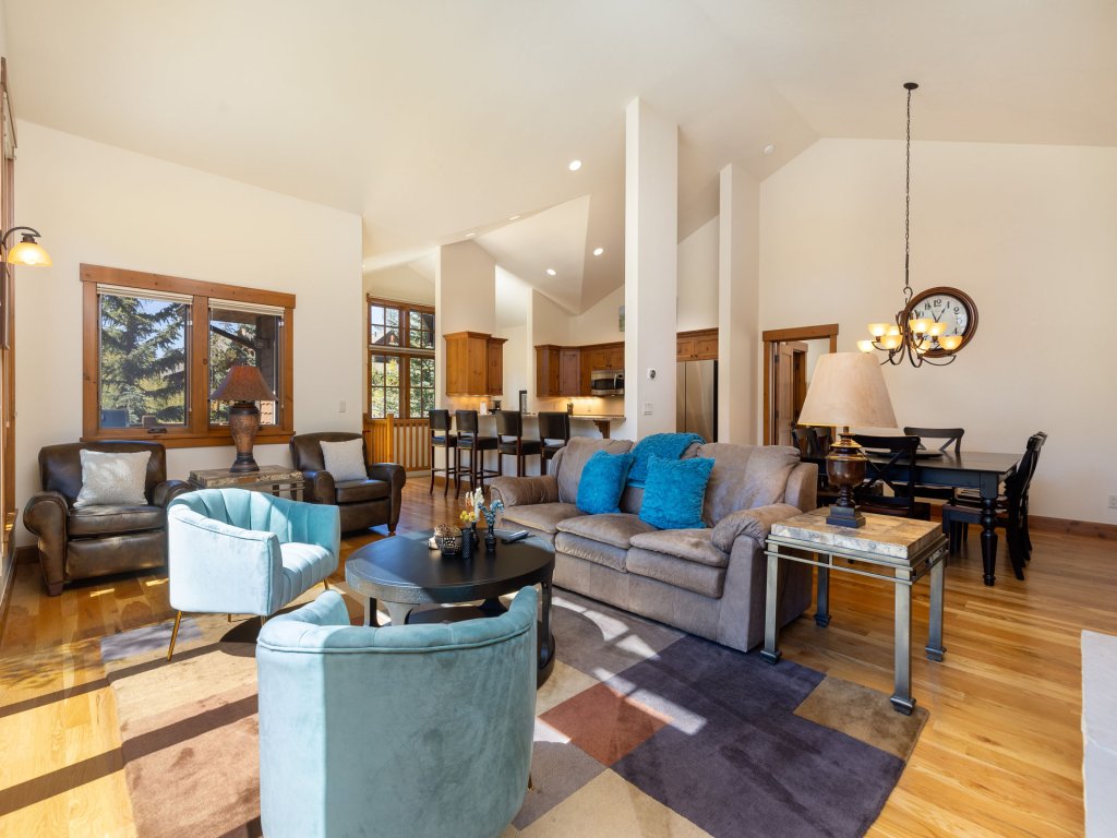 43 Thackwell Lane Vacation Rental in Keystone - RedAwning