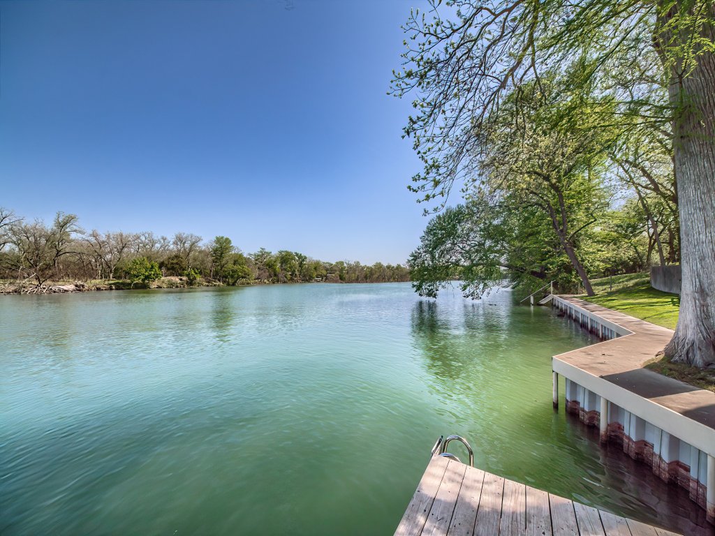 LD 435 Twilight Point Vacation Rental in New Braunfels - RedAwning