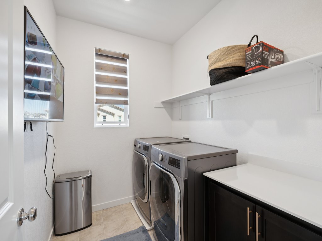 Spacious 3BR Home with Charming Backyard Vacation Rental in California - RedAwning