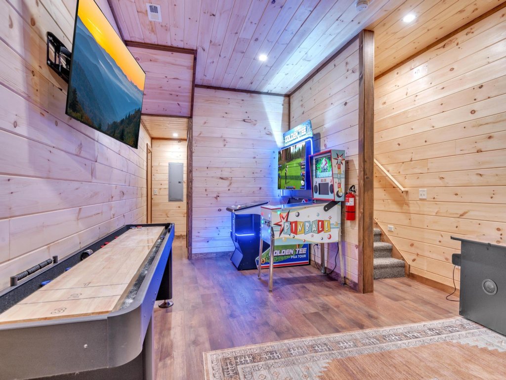 ERN803 - Beary Blue Oasis Vacation Rental in Pigeon Forge - RedAwning