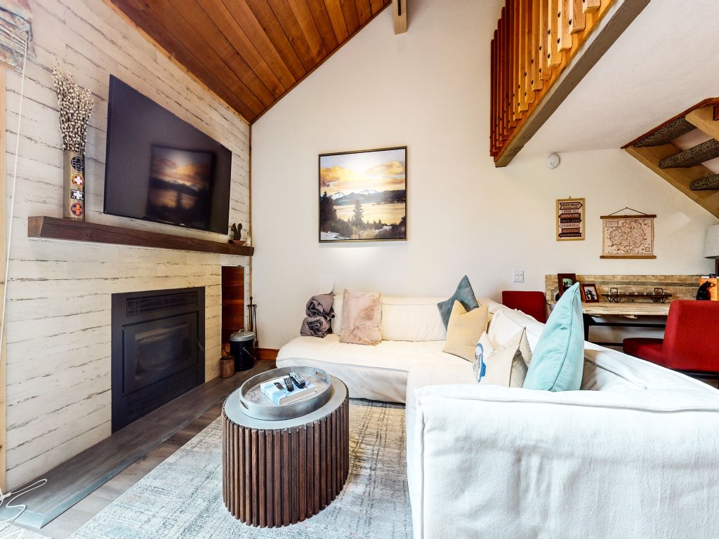 Snowcreek II #220 Vacation Rental in Mammoth Lakes - RedAwning