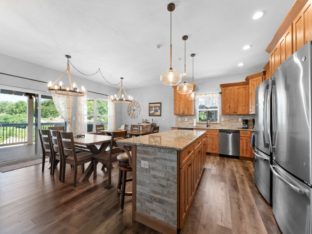CC115- Lakeside Landing Vacation Rental in Branson - RedAwning