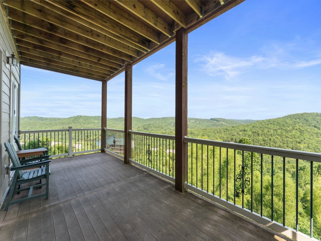 CR-FF3 -Mountain Breeze Vacation Rental in Branson - RedAwning