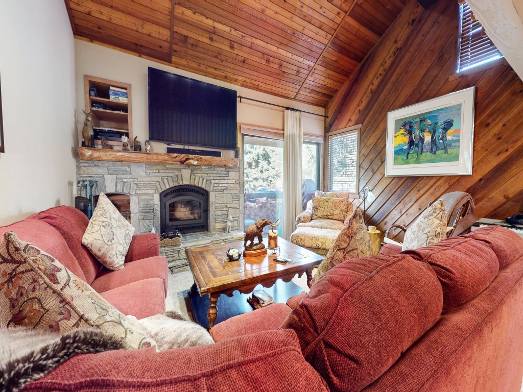 Snowcreek I #47 Vacation Rental in Mammoth Lakes - RedAwning