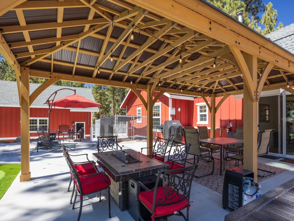 37 - Foxy Farm Ranch Vacation Rental in Big Bear Lake - RedAwning