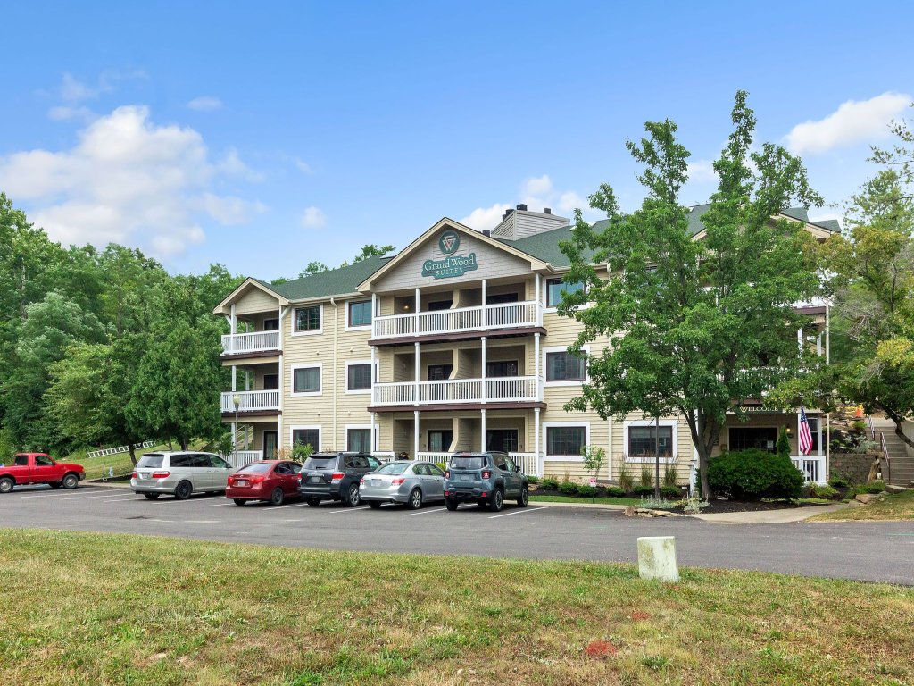 3rd Floor Back Side Corner Penthouse Suite - 308 Vacation Rental in Indiana - RedAwning