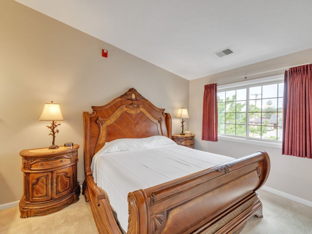 3rd Floor Front Side Penthouse Suite - 302 Vacation Rental in Indiana - RedAwning