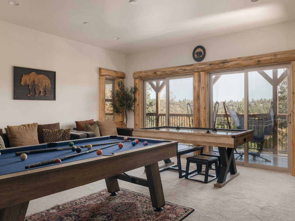 59 - Eagles Peak Lodge Vacation Rental in Big Bear Lake - RedAwning