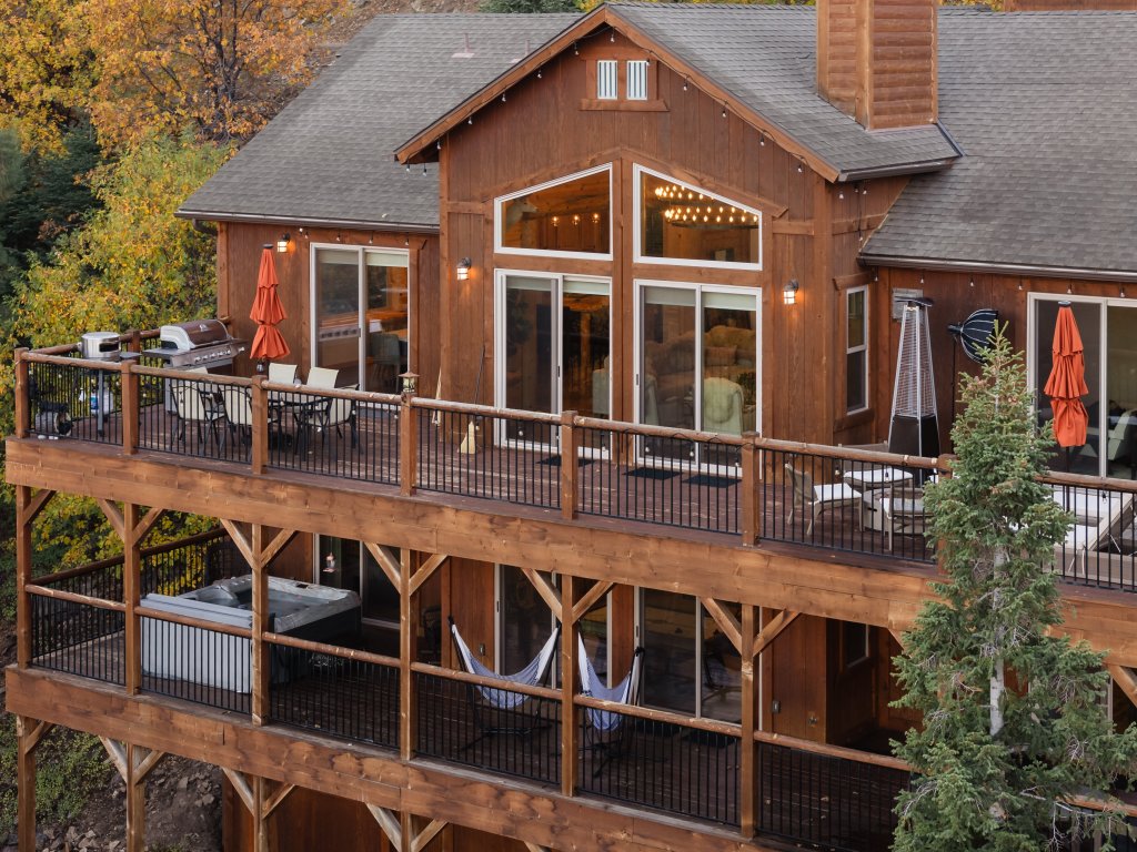 59 - Eagles Peak Lodge Vacation Rental in Big Bear Lake - RedAwning