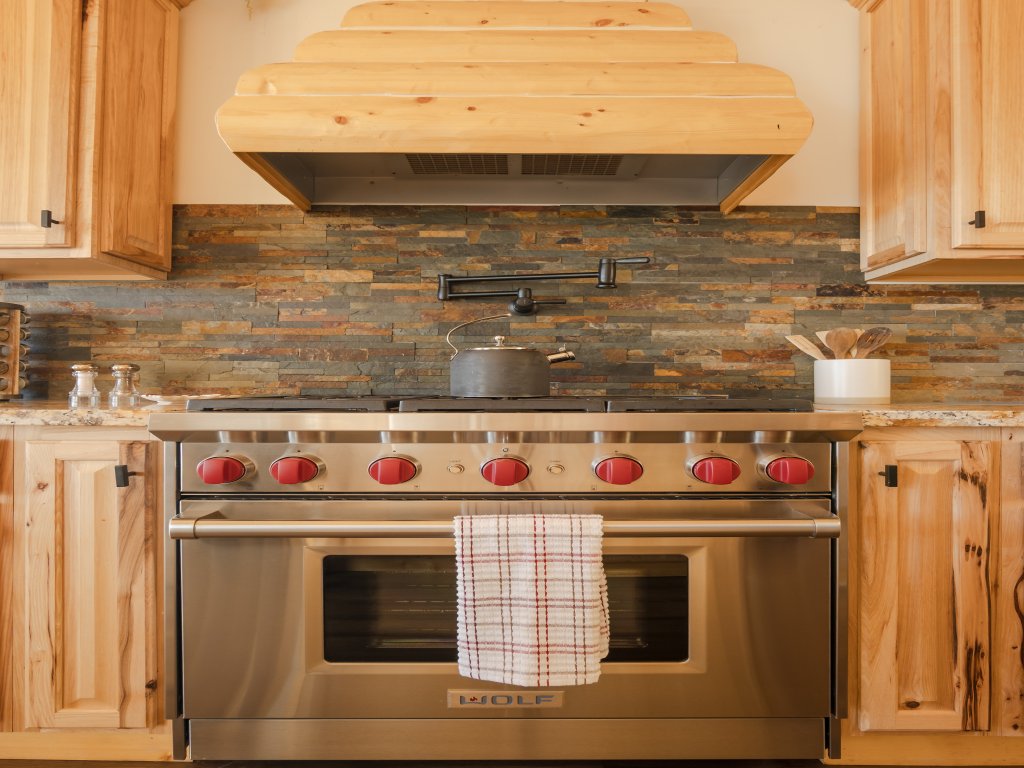 59 - Eagles Peak Lodge Vacation Rental in Big Bear Lake - RedAwning