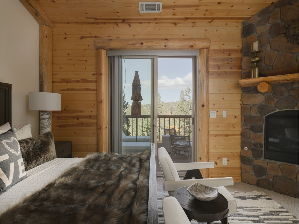 59 - Eagles Peak Lodge Vacation Rental in Big Bear Lake - RedAwning