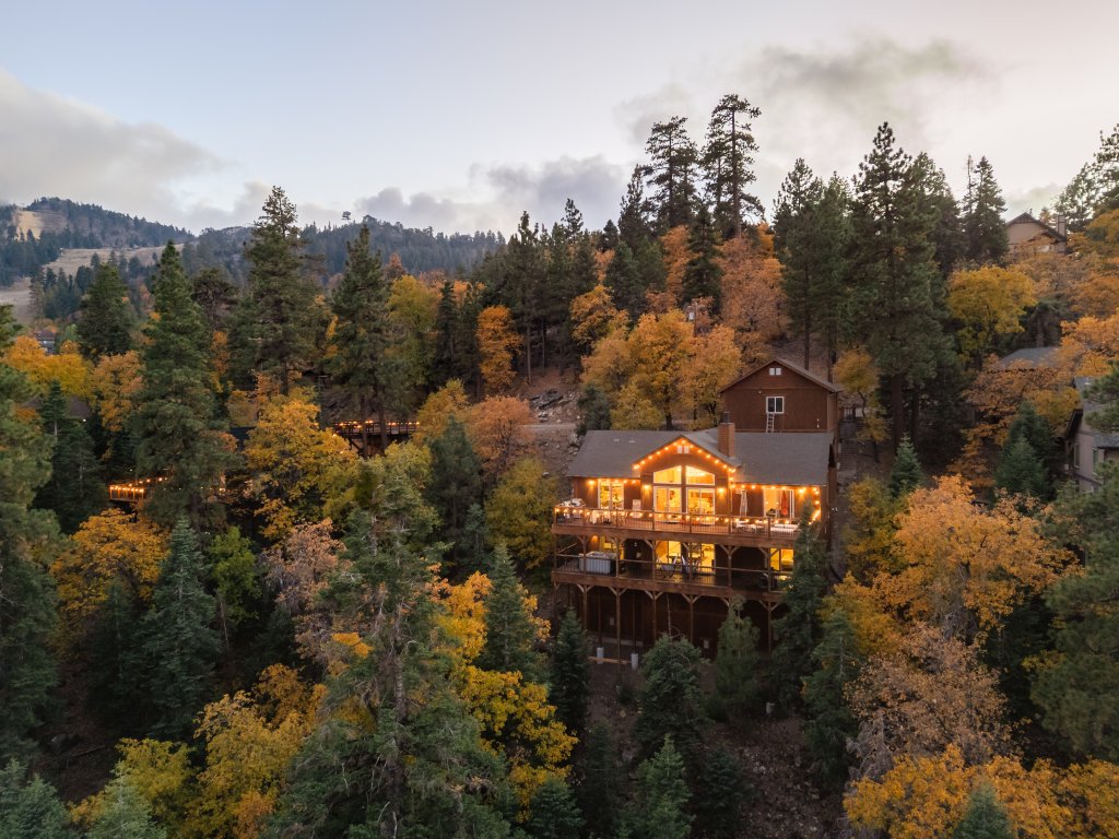 59 - Eagles Peak Lodge Vacation Rental in Big Bear Lake - RedAwning