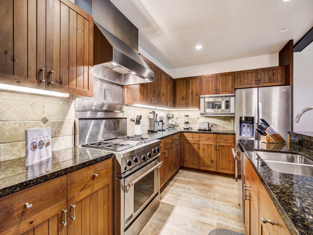 Remodeled 3BR Condo in Bachelor Gulch - Ski in/out Vacation Rental in Avon - RedAwning