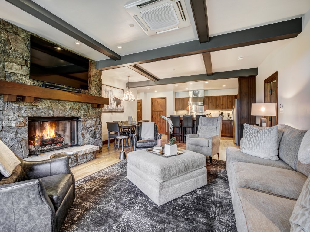 Remodeled 3BR Condo in Bachelor Gulch - Ski in/out Vacation Rental in Avon - RedAwning