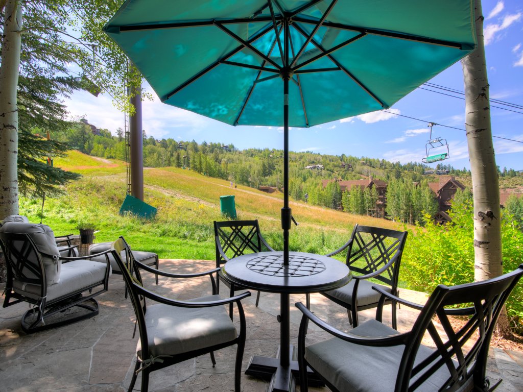 Remodeled 3BR Condo in Bachelor Gulch - Ski in/out Vacation Rental in Avon - RedAwning