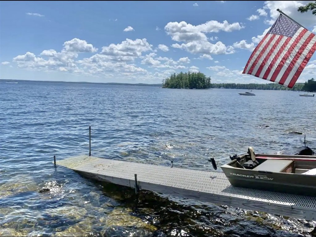 DOCKSIDE RETREAT LIMIT 14 Vacation Rental in Maine - RedAwning