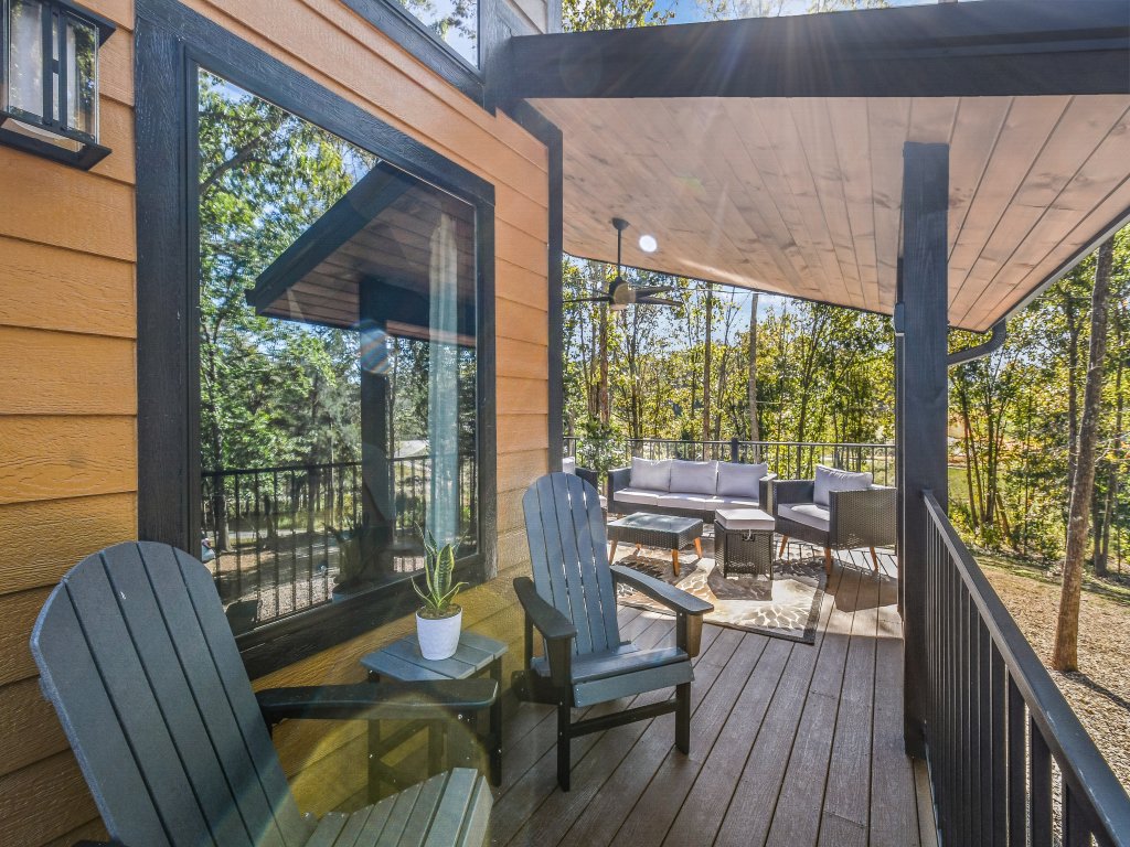 Wooded Hideaway Vacation Rental in Sevierville - RedAwning