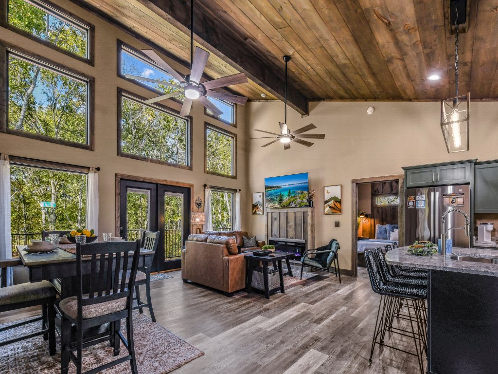 Wooded Hideaway Vacation Rental in Sevierville - RedAwning