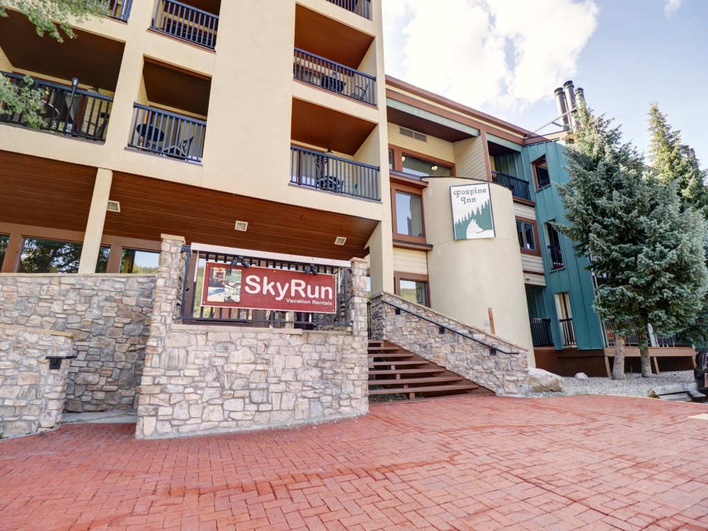BE306A Bridge End Hotel Room Vacation Rental in Copper Mountain - RedAwning